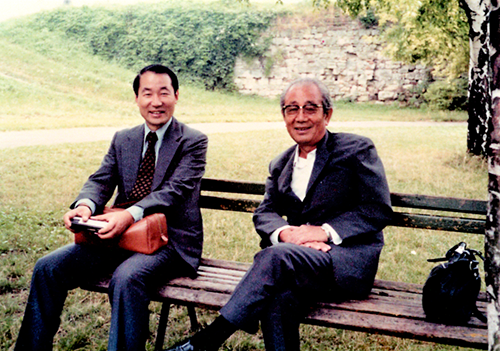 1980年8月、東欧ベオグラード、チトー大統領墓跡訪問時の神林正教会長と筆者
